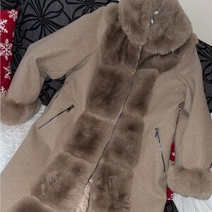 Elegant Tan Fur-Trimmed Women's Coat